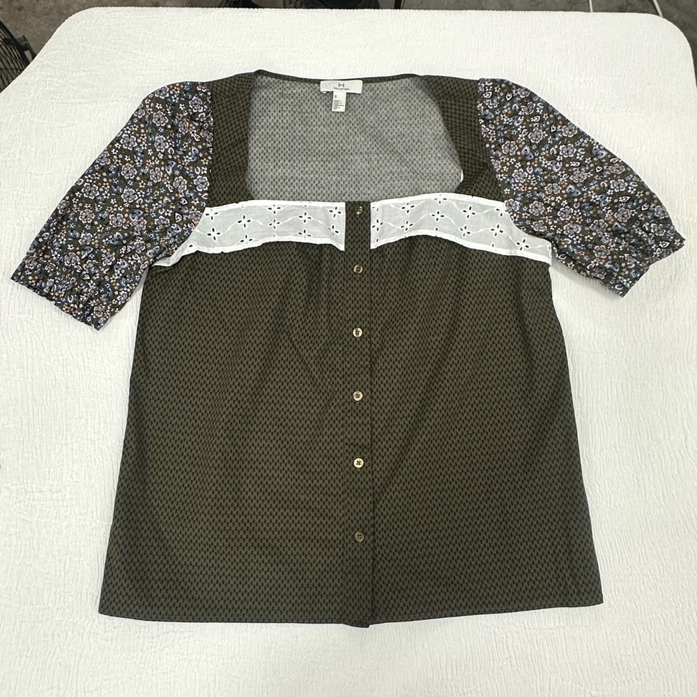Halston Heritage Green Buttoned Front Blouse with floral puff sleeves NEW - Picture 3 of 9